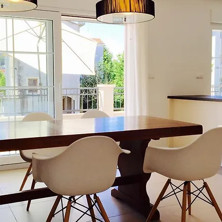 Apartamento Polo & Podstrana