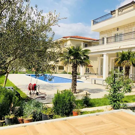 Apartamento Polo & Podstrana