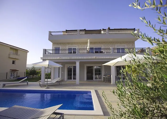 Polo & Apartamento Podstrana